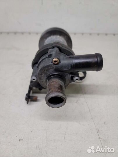 Насос дополнительный VW Touareg