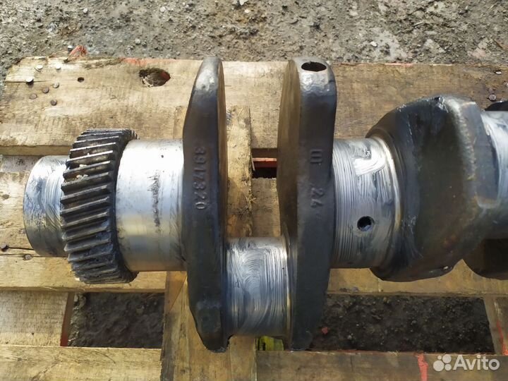 Коленчатый вал (коленвал) cummins 3917320