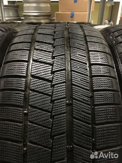 Boto BS68 255/40 R18 99S