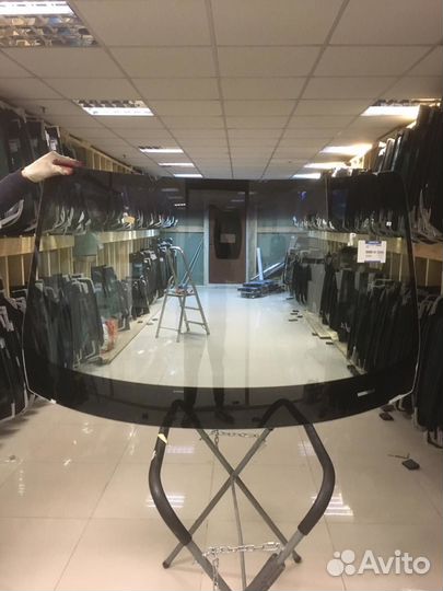 Лобовое стекло Bmw x1 e84 Бмв х1 е84