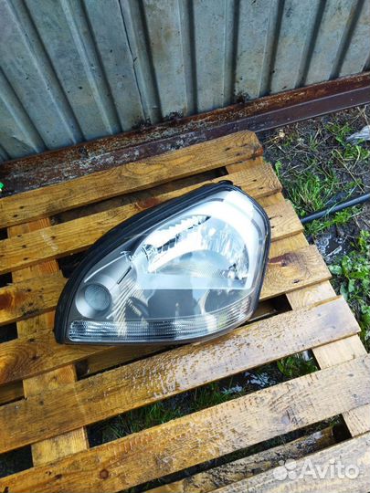Фара левая Hyundai Tucson