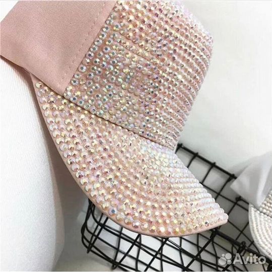 Кепка в стразах женская