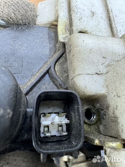 Замок двери перед левой Крайслер Пацифика CS