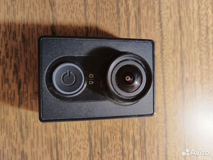 Экшен камера Xiaomi YI