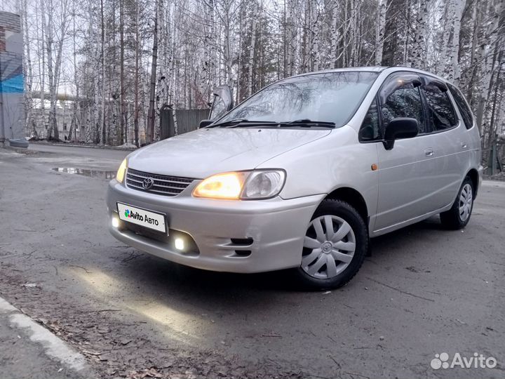 Toyota Corolla Spacio 1.6 AT, 1999, 300 000 км