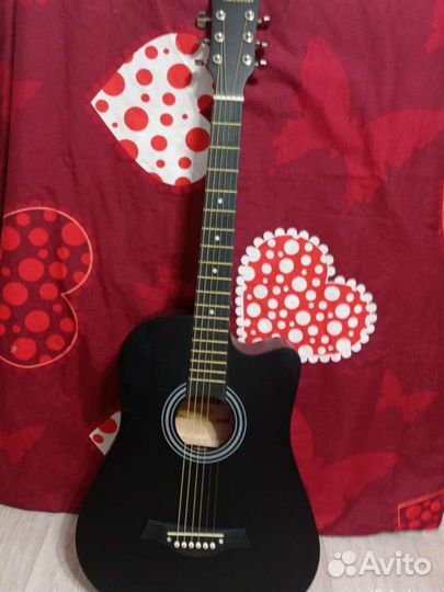 Акустическая гитара