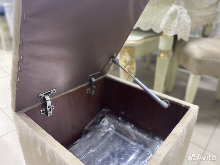 Банкета с каретной стяжкой