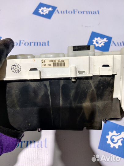 Toyota Land Cruiser 200 Щиток (панель) приборов