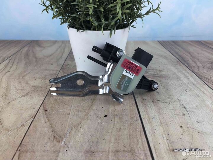 Датчик дорожного просвета Cayenne передний левый