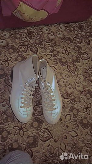 Коньки фигурные