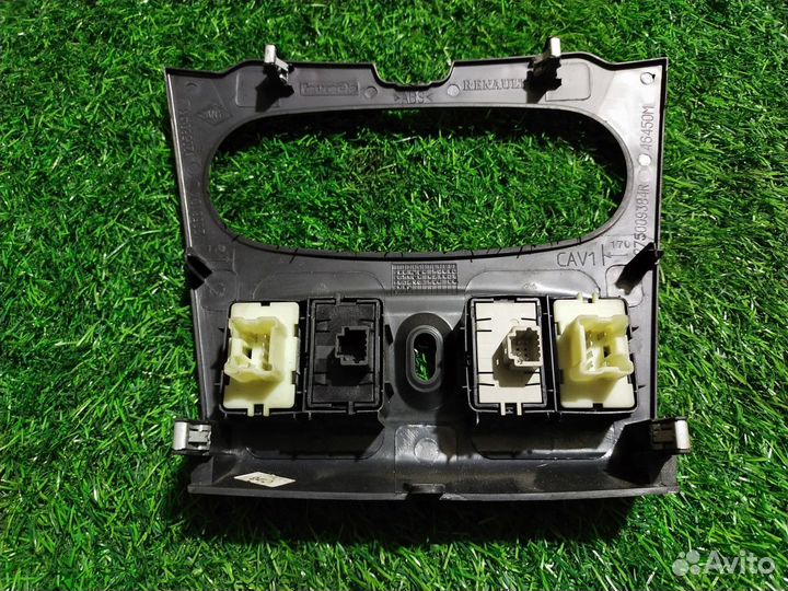 Накладка центральной консоли Renault Logan 2