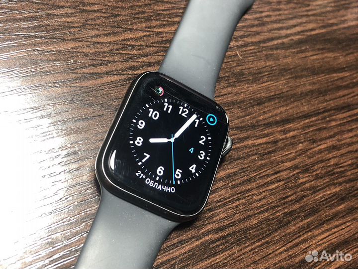 Часы apple Watch 5 44 mm бу