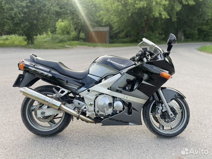 Kawasaki zzr 600