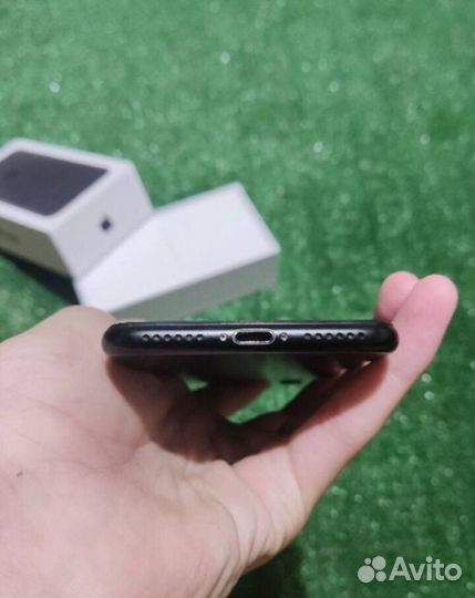 iPhone 7, 32 ГБ
