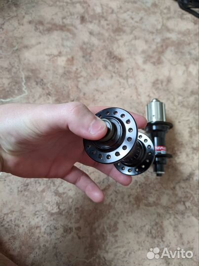 Втулки шоссе Hope и Novatec