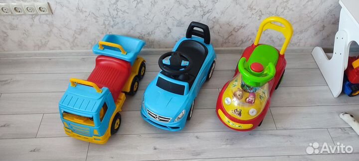 Машинка каталка толокар