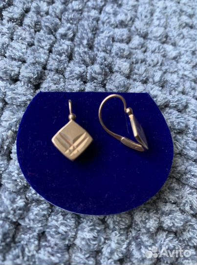 Золотые серьги