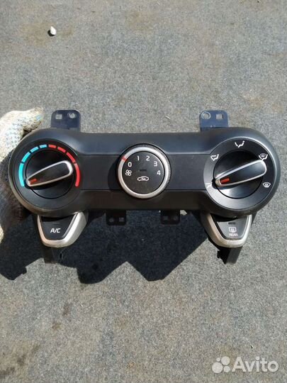 Управление климат контролем Kia Rio x-line 2020 го