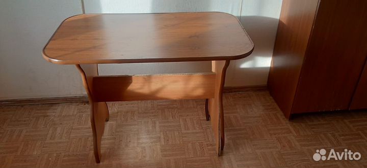 Кухонный стол