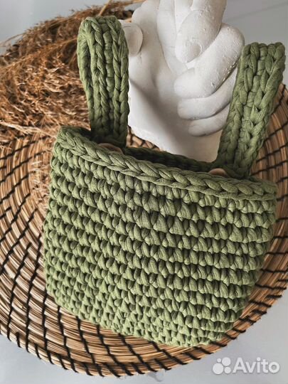 Корзинка вязаная из трикотажной пряжи зеленая
