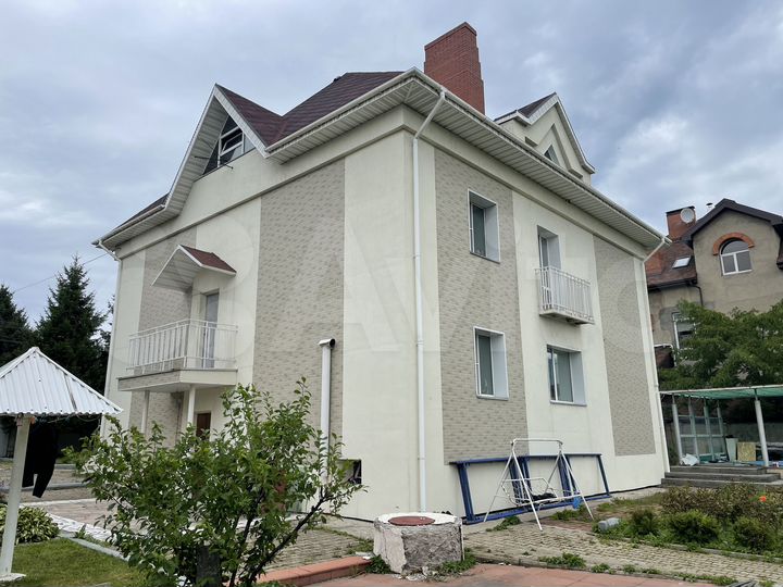 Дом 300 м² на участке 17 сот.