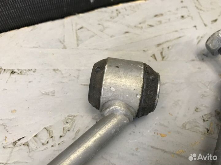 Стойка стабилизатора задняя Mercedes-Benz B-180