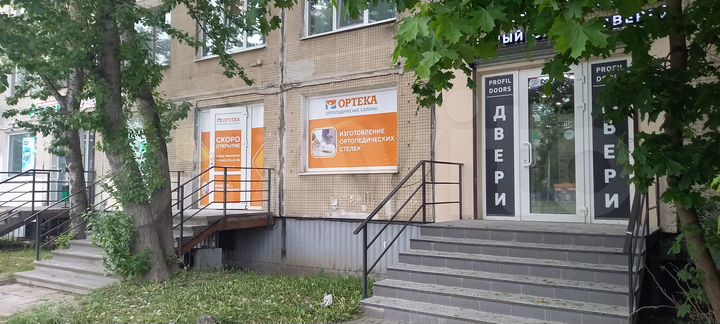 Магазин, салон-услуги коммерческое помещение 66 м²