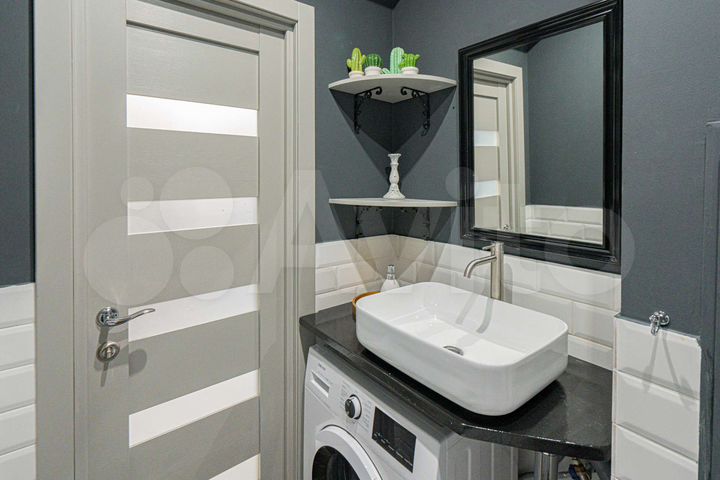 2-к. квартира, 54 м², 1/4 эт.