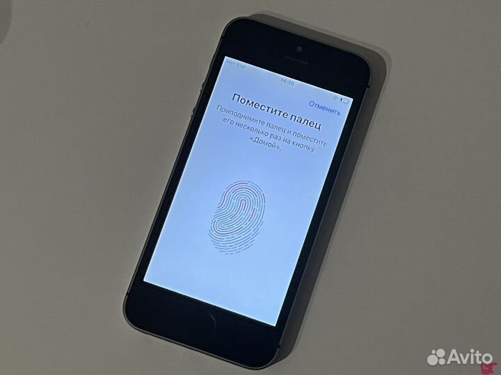 iPhone SE, 32 ГБ