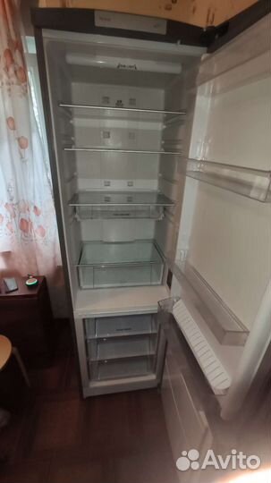 Холодильник Hotpoint Ariston No Frost
