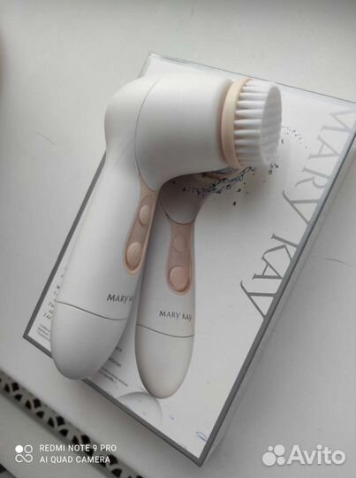 Щетка для глубокого очищения лица Мери Кей