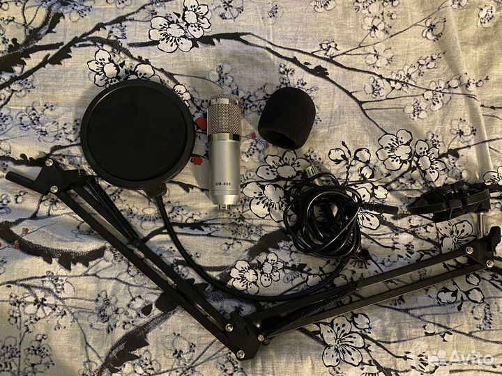 Микрофон студийный конденсаторный BM 800