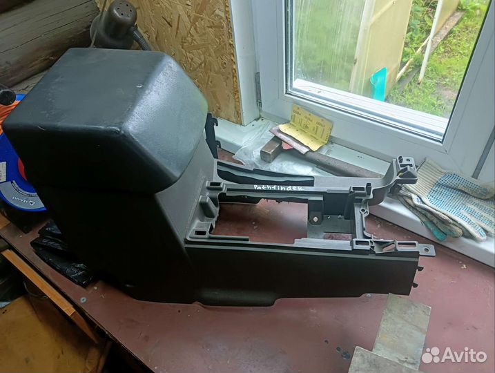 Подлокотник Nissan pathfinder R51