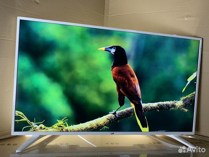 Заряженный белый Smart телевизор 102 см