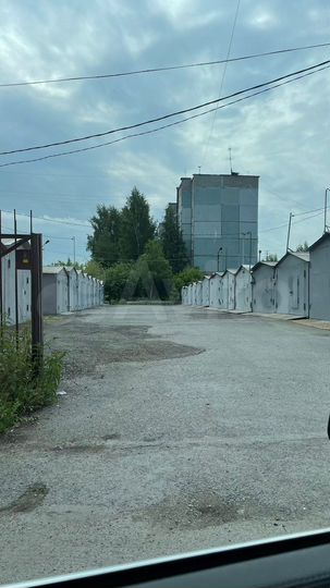 Машиноместо, > 30 м²