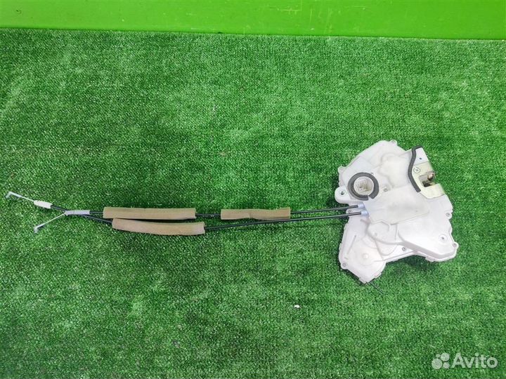 Замок двери передней правой Honda Civic 4D (FD) 2