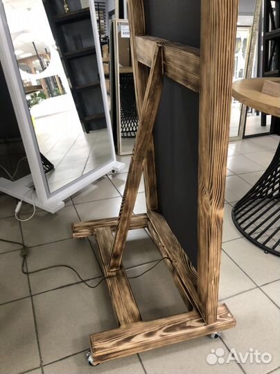 Зеркало напольное с подсветкой