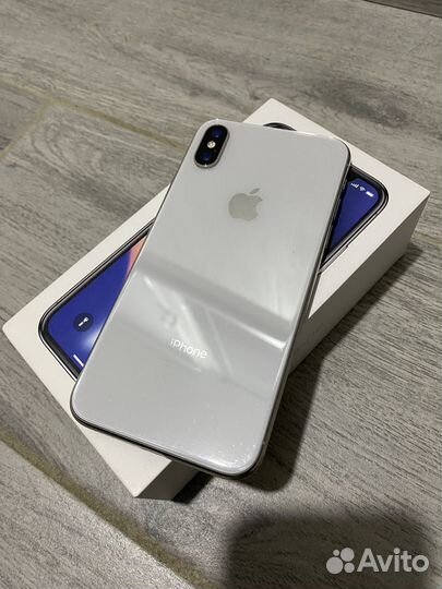 iPhone X, 64 ГБ