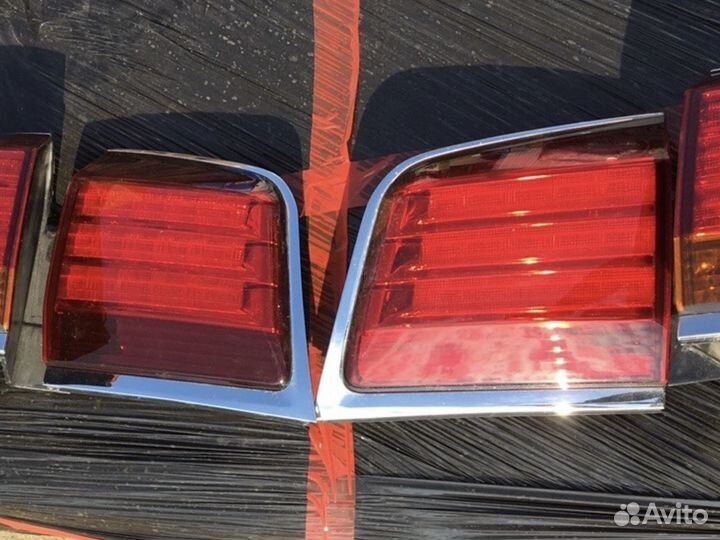 Фонарь задний левый Lexus LX570