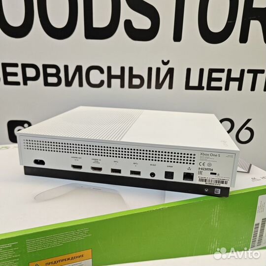 Xbox One S 1tb +джойстик+доп акб