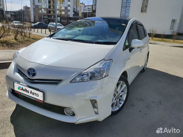 Toyota Prius Alpha 1.8 CVT, 2011, 95 000 км