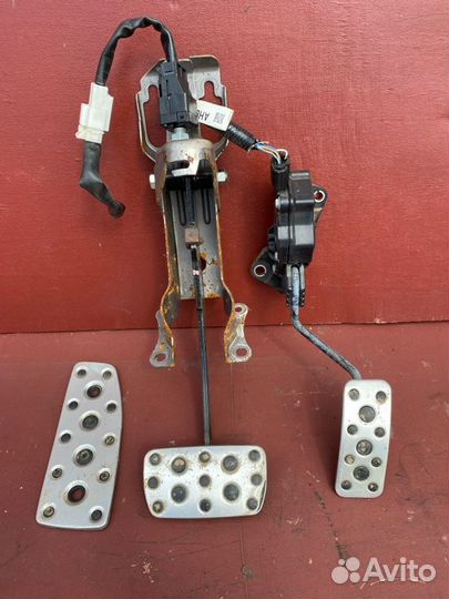 Педаль газа Subaru Impreza GVF EJ25E213400 2011