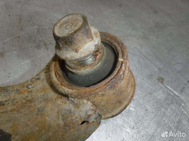 Рычаг верхний передний правый Mitsubishi Pajero