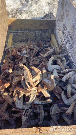 Замки клиновые б/у