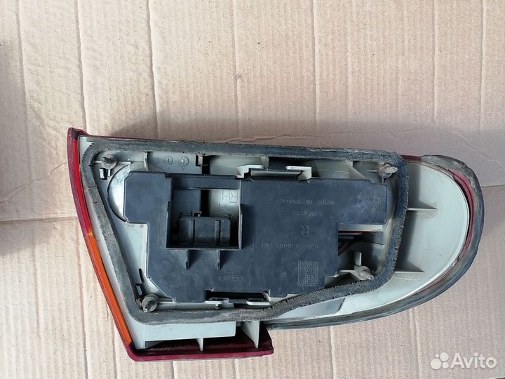 Фонарь задний правый левый Ford Mondeo седан