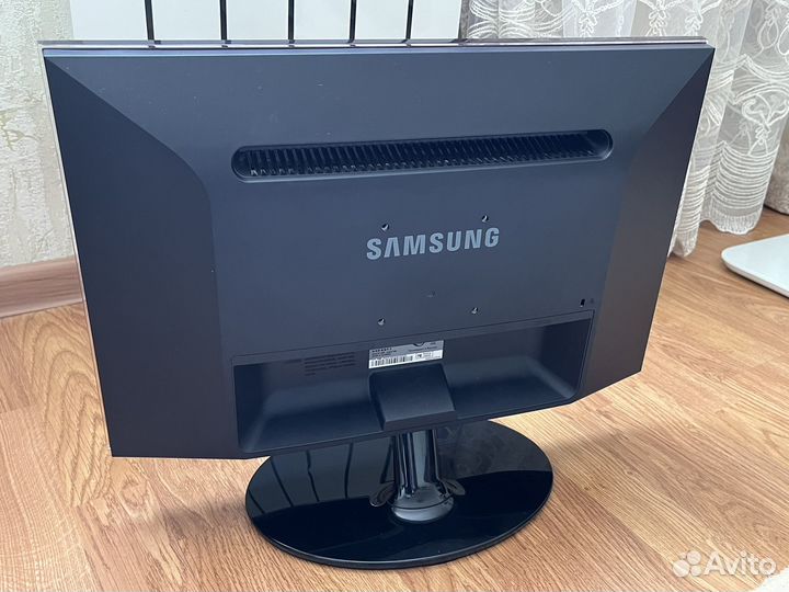 Монитор Samsung 20