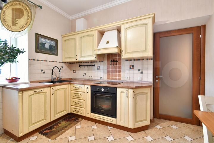 Дом 300 м² на участке 20 сот.