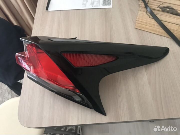 Фонарь правый задний Лексус NX