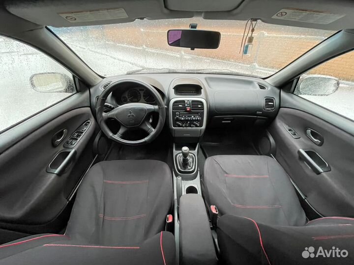 Mitsubishi Carisma 1.6 МТ, 2003, 290 000 км