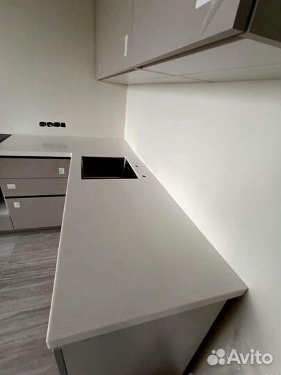 Кухня выставочный образец угловая